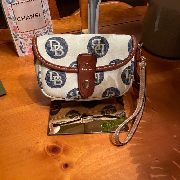 Dooney & Bourke Blue and Brown Wristlet EUC - Picture 1 of 6